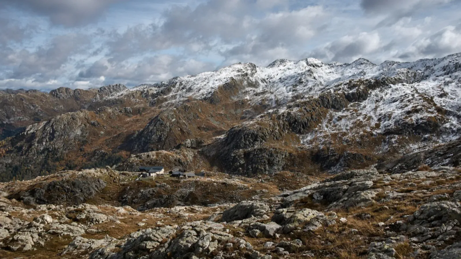 Nieve en el Pirineo, lluvias en la Cantábrica y restricciones en la Font Roja